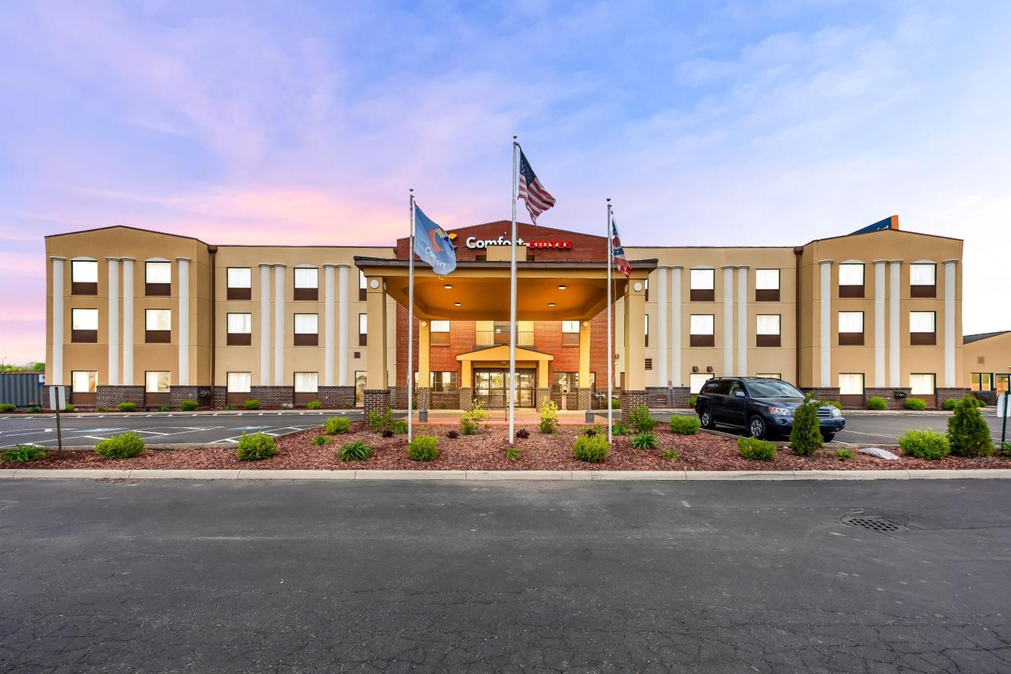 Comfort Suites Columbus Exterior photo