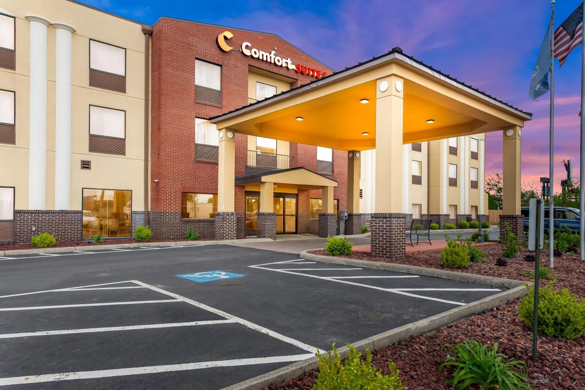 Comfort Suites Columbus Exterior photo