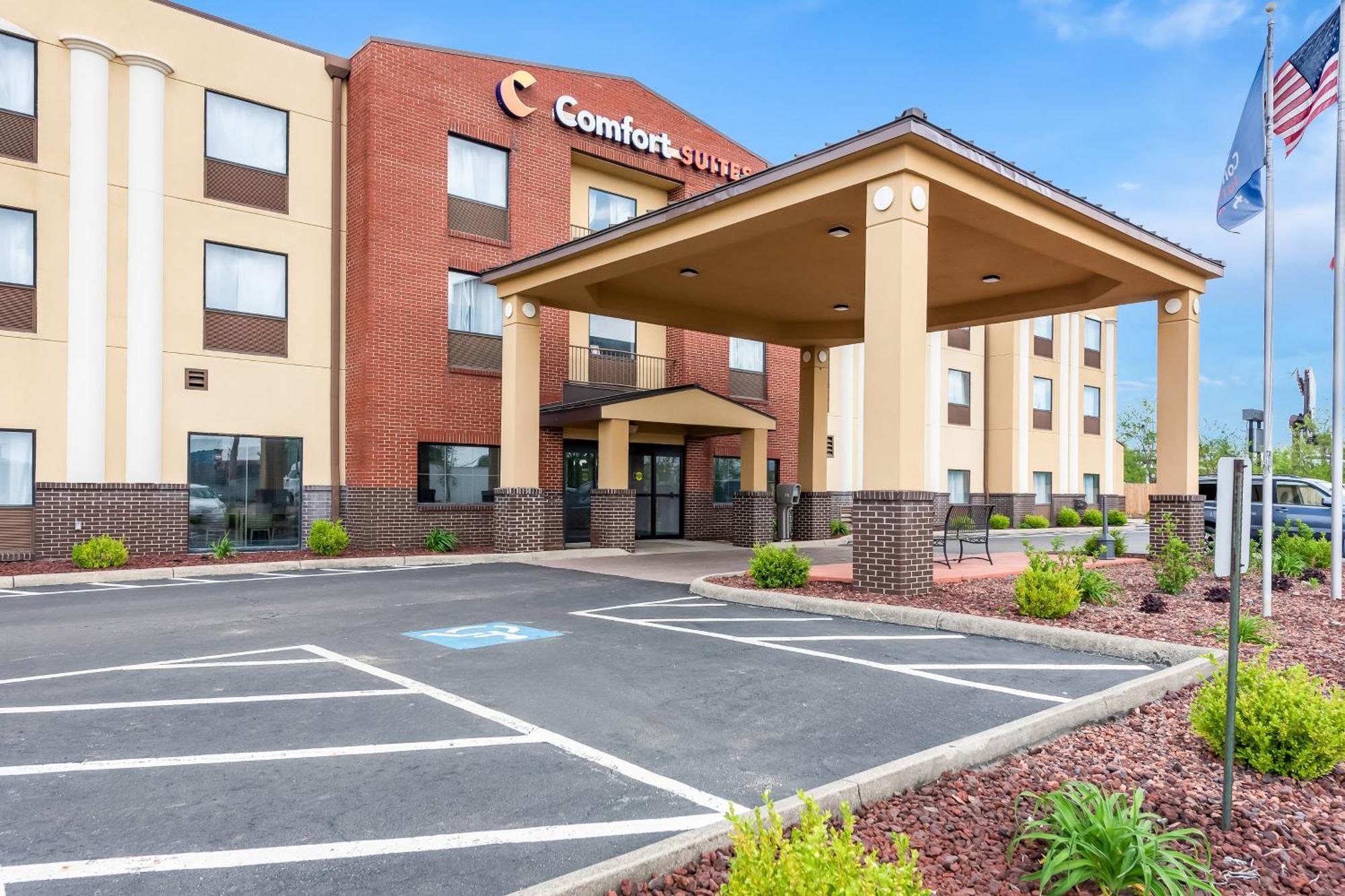 Comfort Suites Columbus Exterior photo